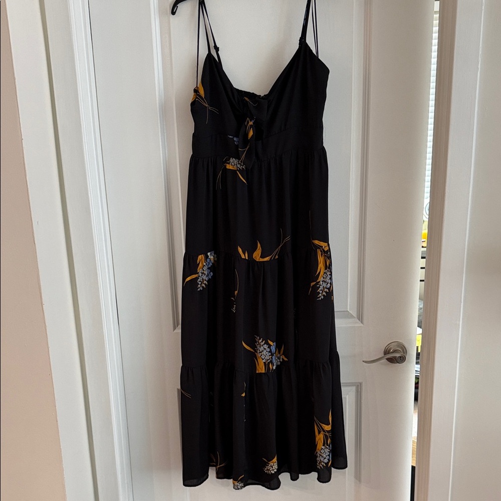 Keyhole bowtie Black Floral max Dress
